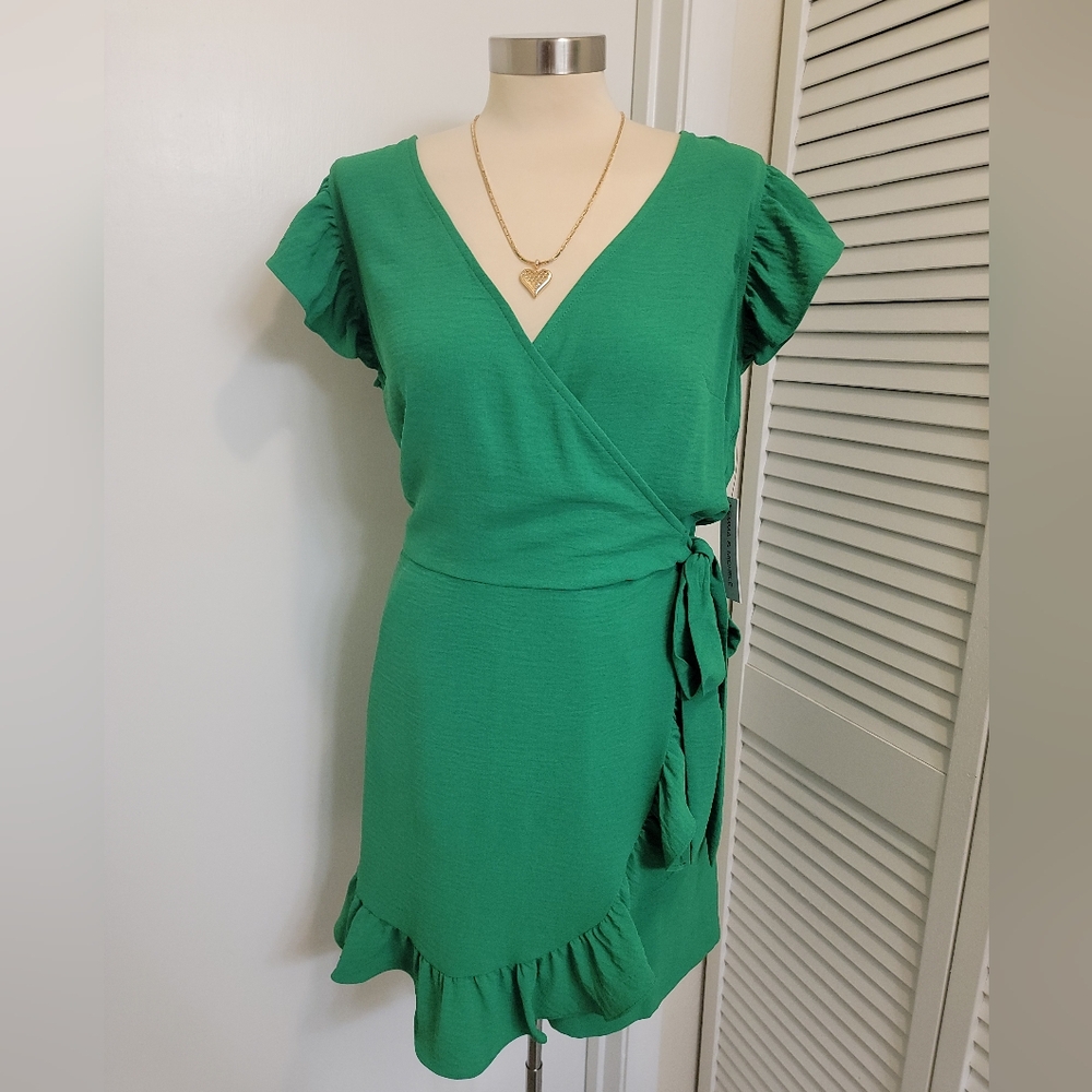 $9 EMMA & MICHELE GREEN ROMPER NWT - Picture 4 of 4